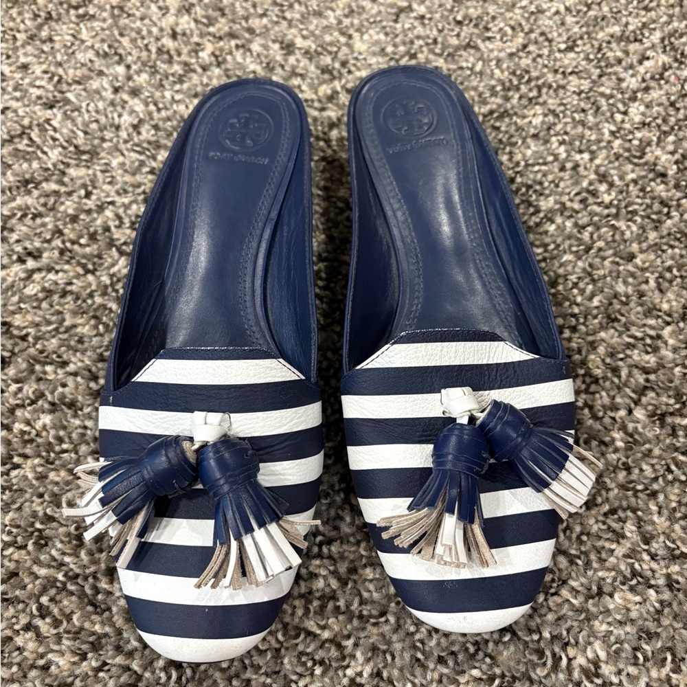 Tory Burch Maritime Tassel Flats in Navy/White. Size 8
